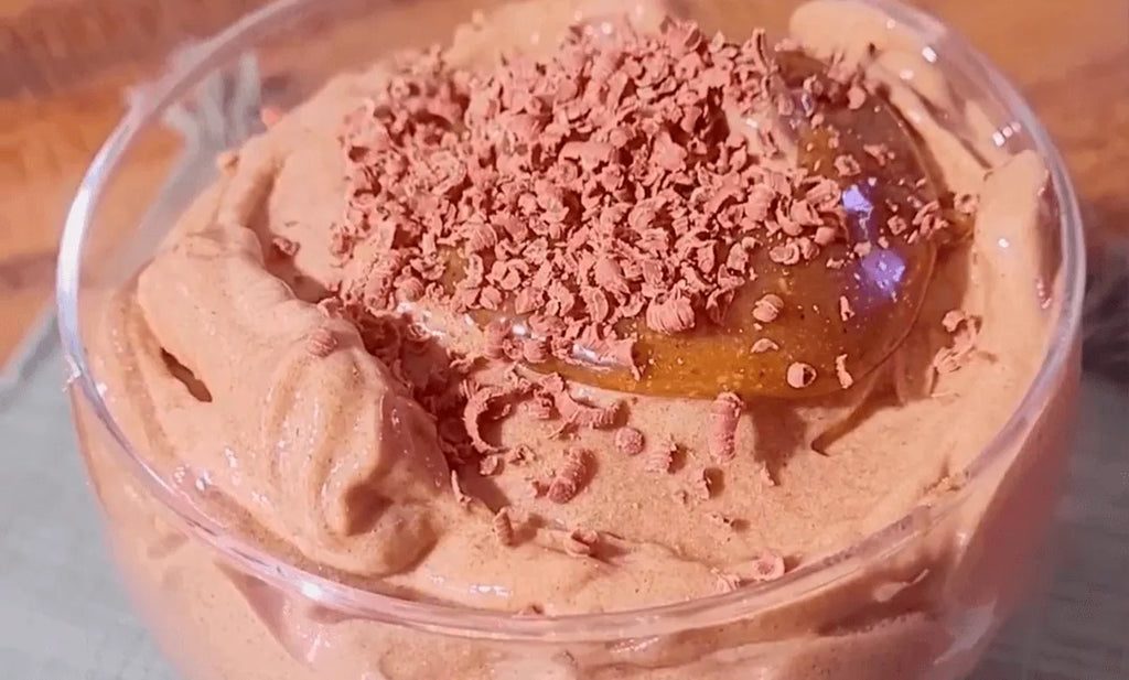 Nice Cream de Banana com Mombora castanha de caju e maracujá