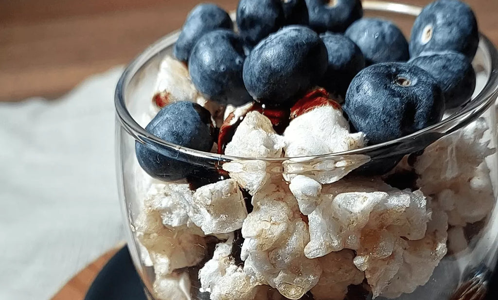 Cheesecake recheada com Mombora açaí-juçara e maracujá