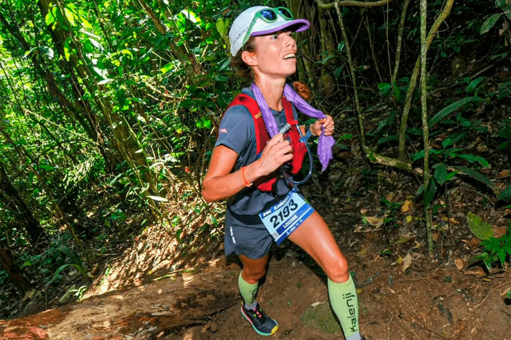 Preparação para corridas de trilha de até 21km: como montar um kit de nutrição e equipamentos essenciais pela atleta Louise Lima