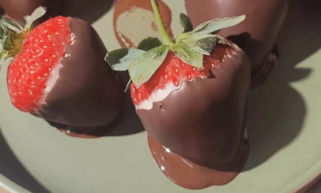 Bombons de Morango com Mombora e chocolate